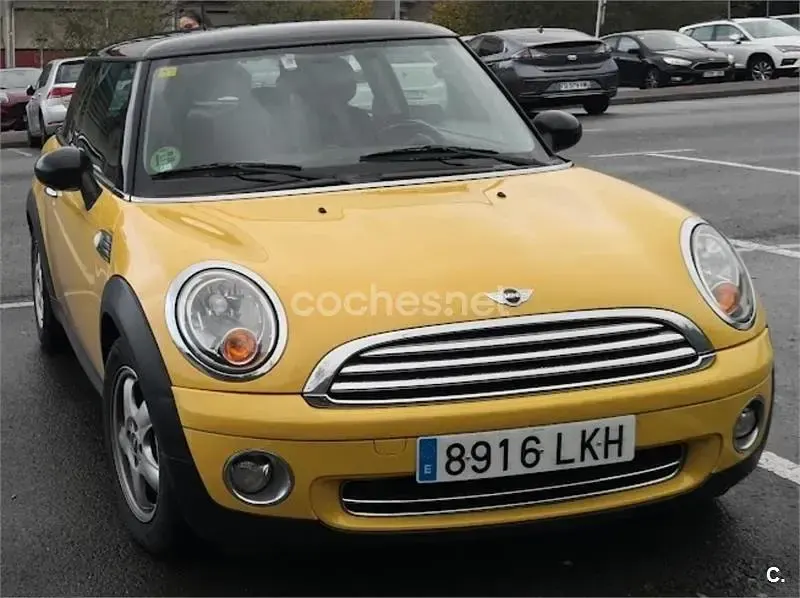 Usado Mini ONE 90 CV (66 kW) 2008 Amarillo Utilitario
