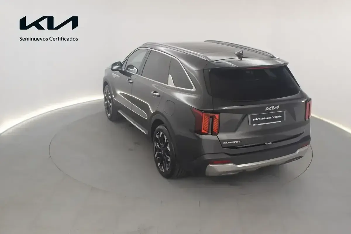 Usado Kia Sorento 194 CV (142 kW) 2024 Gris SUV