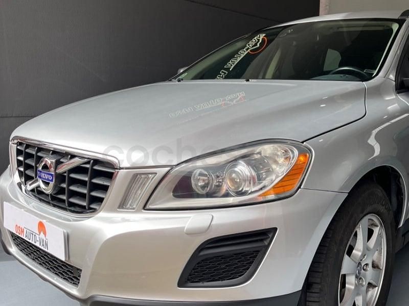 Usado Volvo XC60 Kinetic 136 CV (100 kW) 2013 Gris / plata SUV