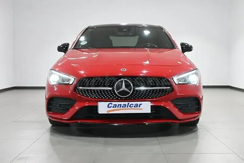 Usado Mercedes CLA180 136 CV (100 kW) 2019 Rojo Coupe