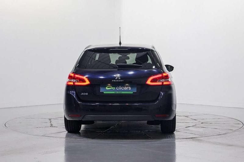 Usado Peugeot 308 SW Allure 131 CV (96 kW) 2018 Azul Familiar