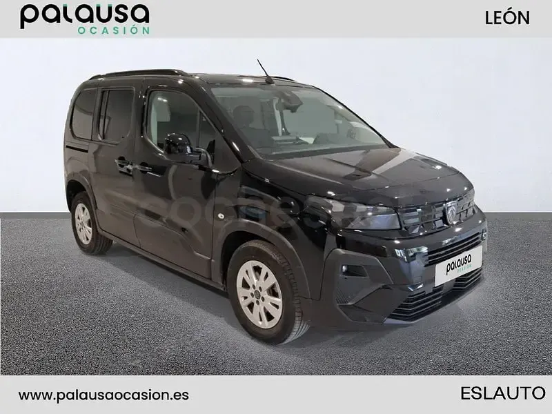 Usado Peugeot Rifter Allure 100 CV (73 kW) 2024 Negro Monovolumen