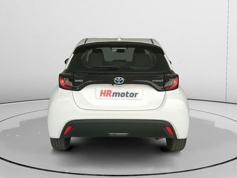 Usado Toyota Yaris Hybrid Business Edition 116 CV (85 kW) 2022 Blanco Berlina
