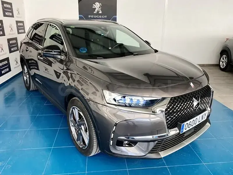 Usado DS Automobiles DS7 Crossback Grand Chic 300 CV (220 kW) 2021 Gris / plata SUV