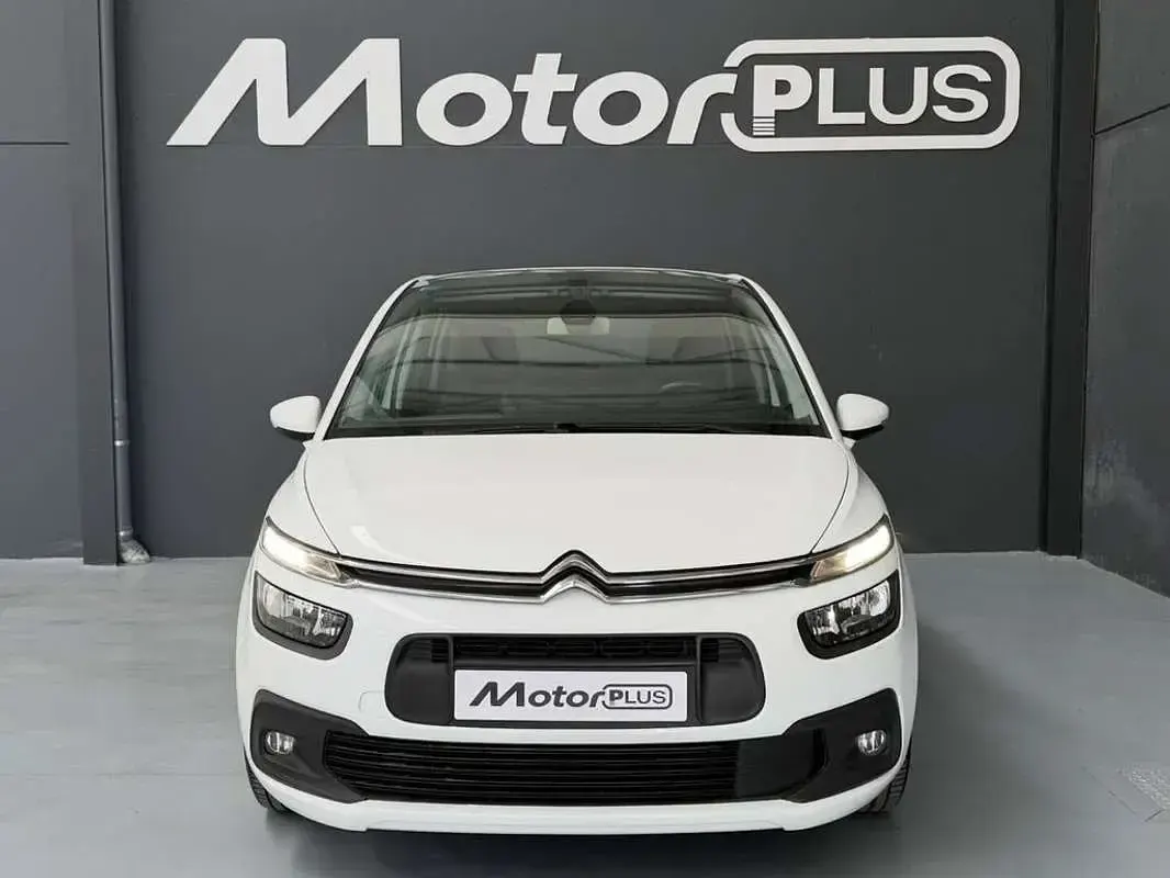 Usado Citroën Spacetourer Shine 120 CV (88 kW) 2018 Blanco Monovolumen