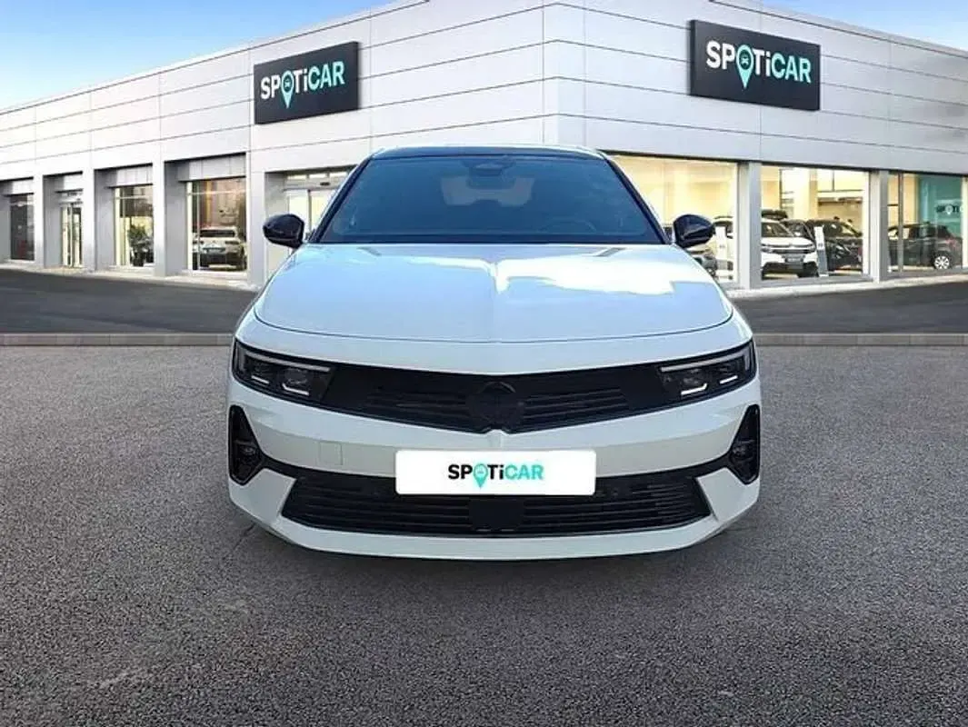 Usado Opel Astra 114 kW (156 CV) 2023 Blanco Berlina