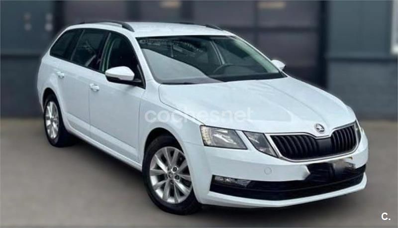 Blanco Usado 2019 Skoda Octavia Familiar | 13.500 € (Buen precio) - Imagen 1/4