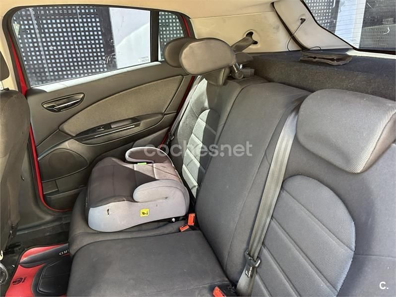 Rojo Usado 2013 Fiat Bravo Easy Utilitario | 3200 € (Buen precio) - Imagen 1/4