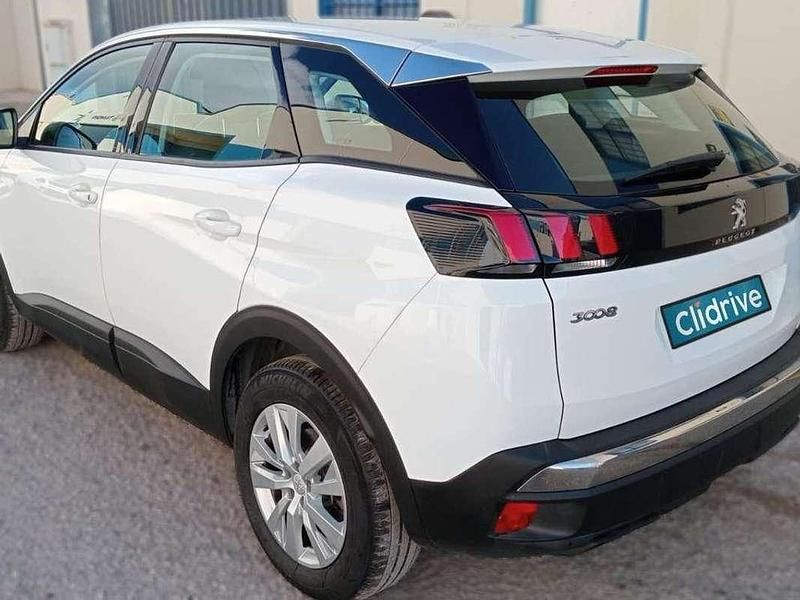 Usado Peugeot 3008 Active 131 CV (96 kW) 2018 Blanco Monovolumen