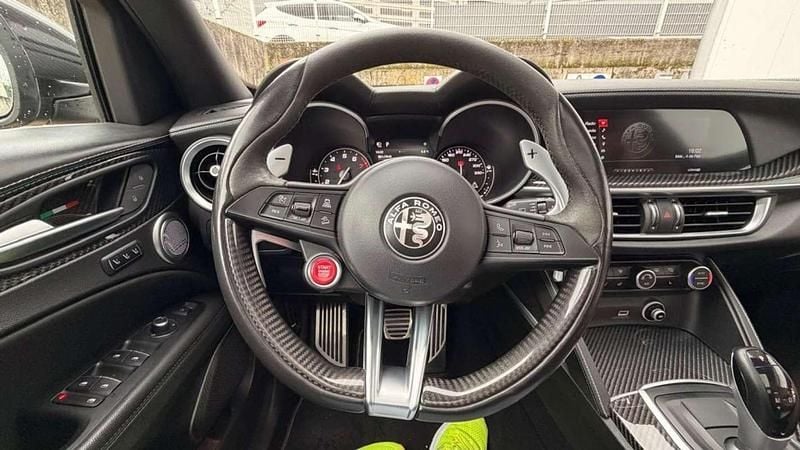 Usado Alfa Romeo Stelvio Quadrifoglio 510 CV (375 kW) 2018 Gris SUV