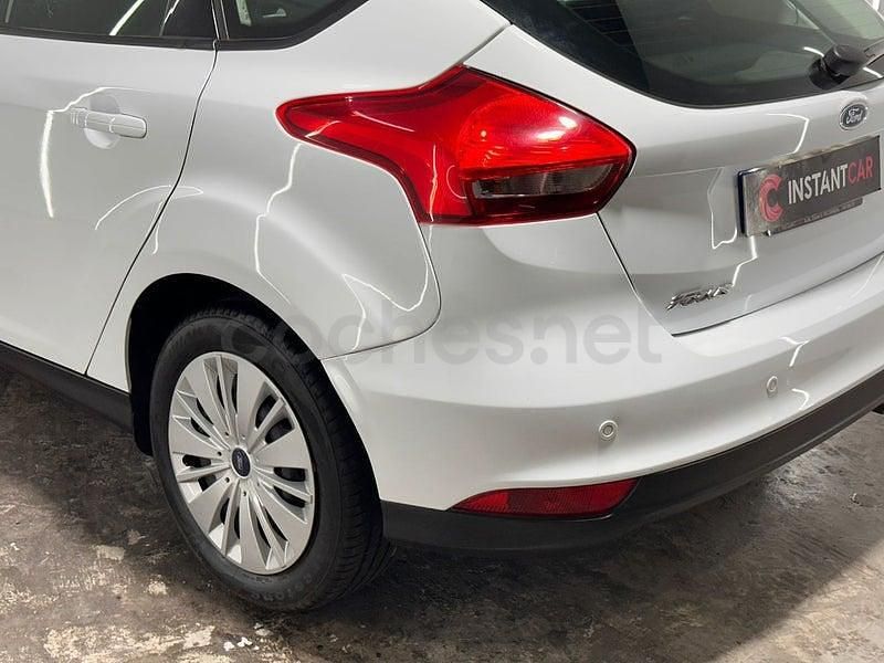Usado Ford Focus Trend 95 CV (69 kW) 2018 Blanco Berlina