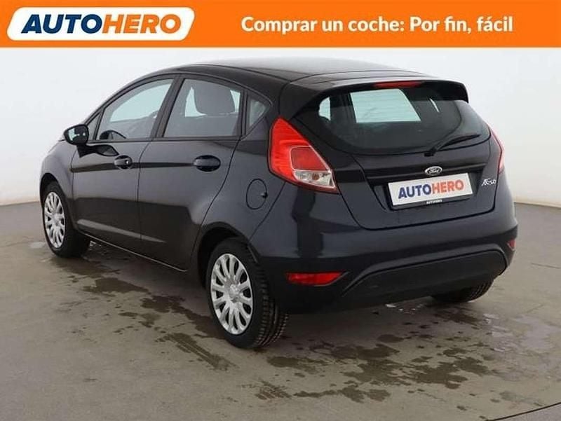 Usado Ford Fiesta Trend 82 CV (60 kW) 2015 Negro Utilitario