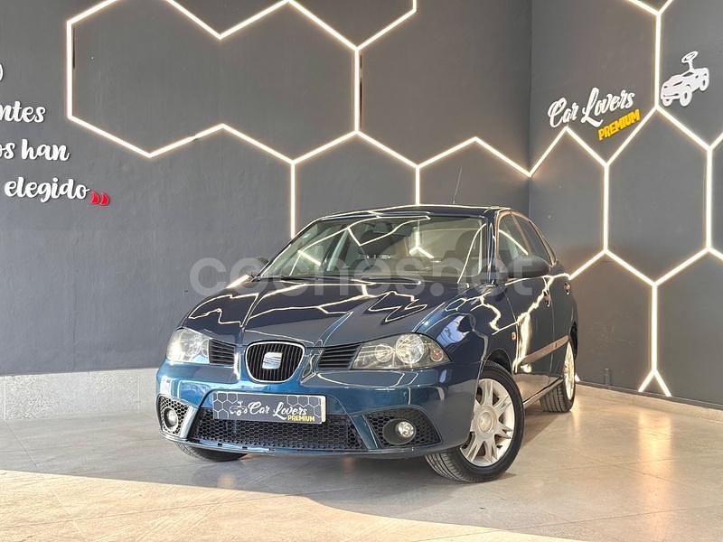 Usado Seat Ibiza Reference 85 CV (62 kW) 2008 Azul Berlina