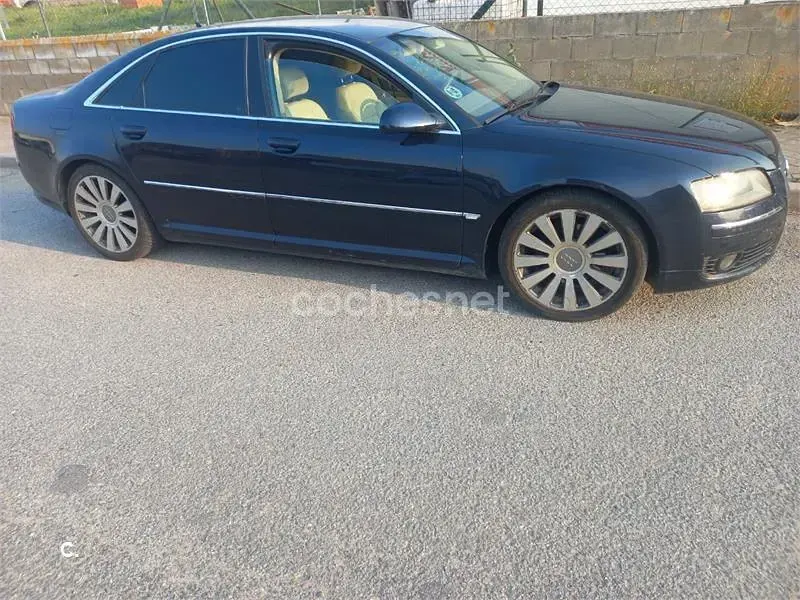 Usado Audi A8 233 CV (171 kW) 2006 Azul Berlina