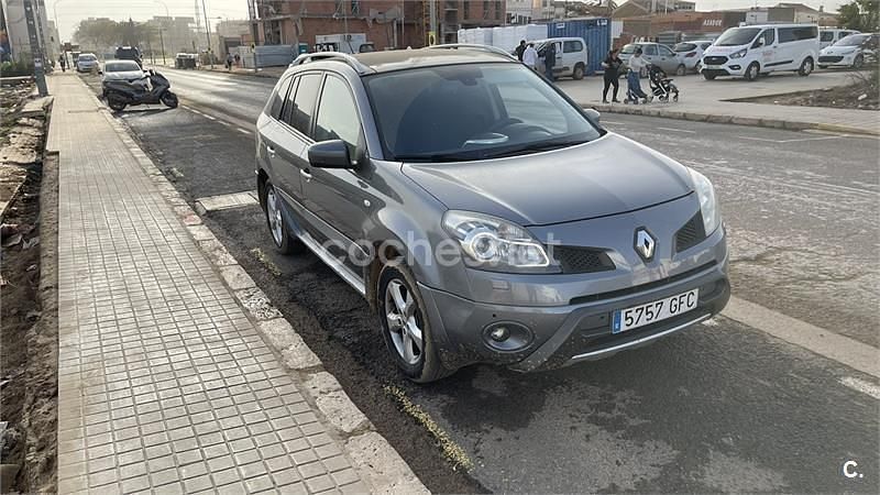Usado Renault Koleos Dynamique 150 CV (110 kW) 2008 Gris / plata SUV
