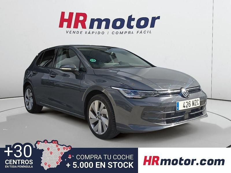 Gris Usado 2025 VW Golf VIII Life Berlina | 28.590 € (Precio justo) - Imagen 1/4