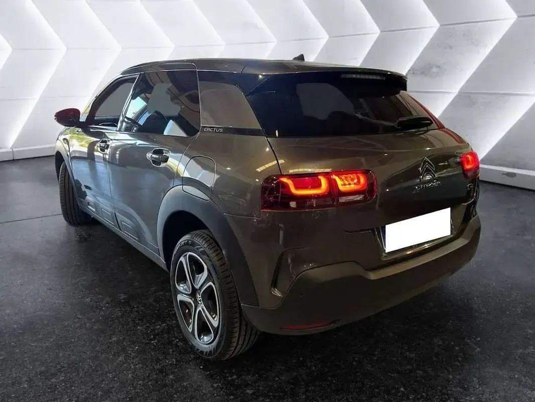 Usado Citroën C4 Cactus 99 CV (72 kW) 2020 Gris Utilitario