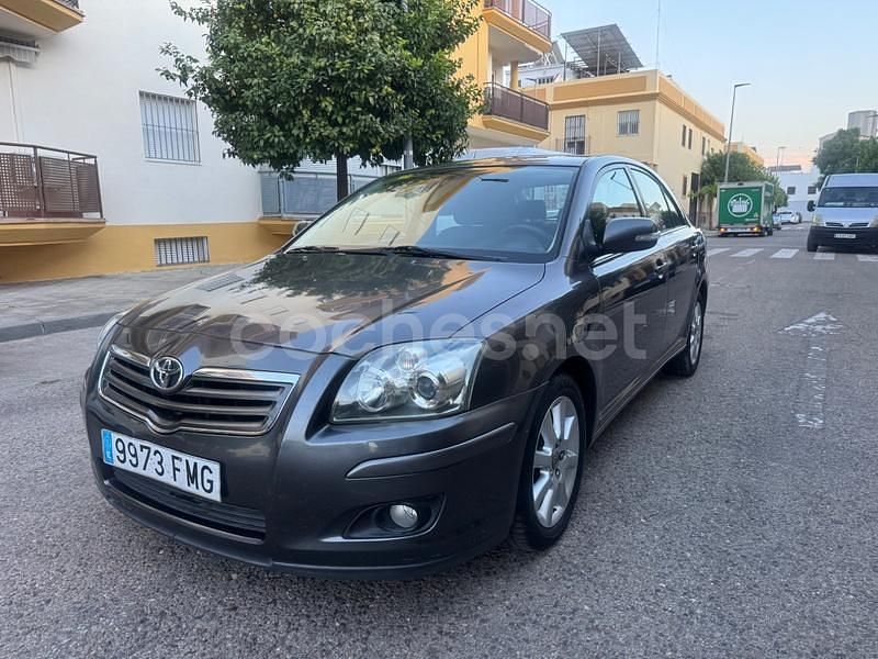 Gris / plata Usado 2007 Toyota Avensis Executive Berlina | 3999 € (Buen precio) - Imagen 1/4