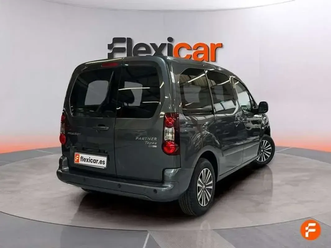 Usado Peugeot TePee Active 110 CV (80 kW) 2017 Gris Van