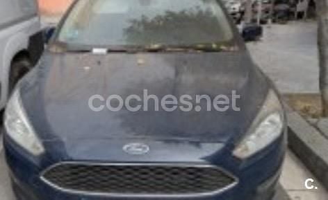 Usado Ford Focus Trend 100 CV (73 kW) 2016 Azul Berlina