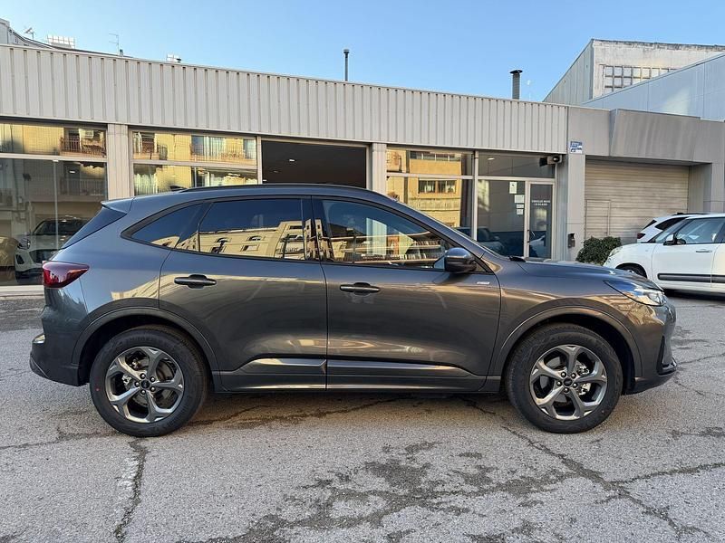 Nuevo Ford Kuga ST-Line 243 CV (178 kW) 2026 Gris SUV