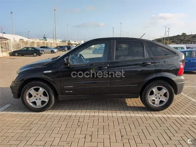 Usado SsangYong Actyon 138 CV (101 kW) 2009 Negro SUV