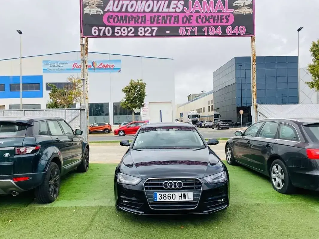 Usado Audi A4 Advanced 136 CV (100 kW) 2014 Negro Berlina