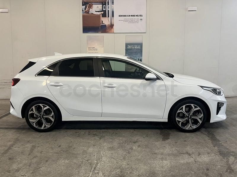 Usado Kia Ceed 136 CV (100 kW) 2019 Blanco Utilitario