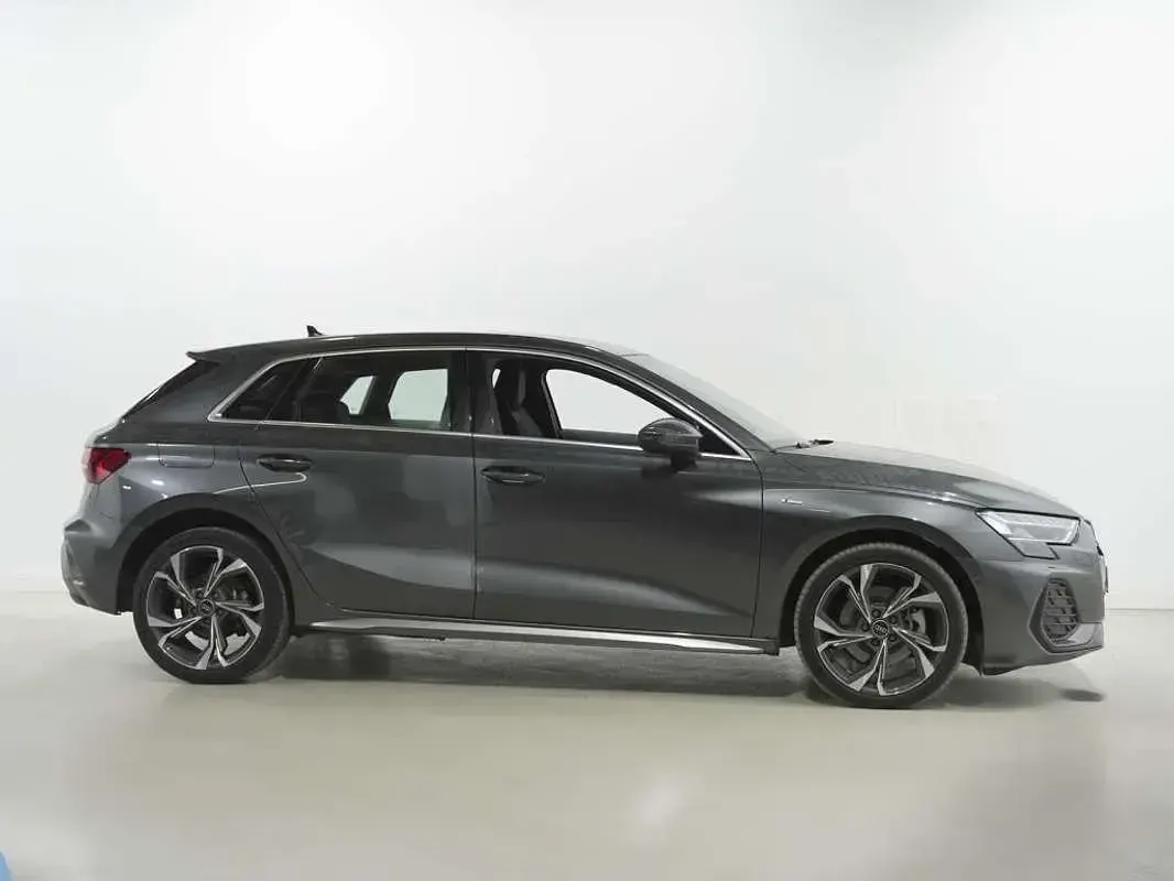 Usado Audi A3 Sportback e-tron S-Line 204 CV (150 kW) 2025 Gris Utilitario