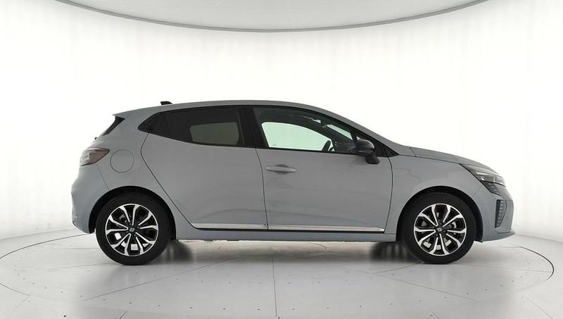 Usado Renault Clio V Techno 145 CV (106 kW) 2025 Gris zinc Berlina