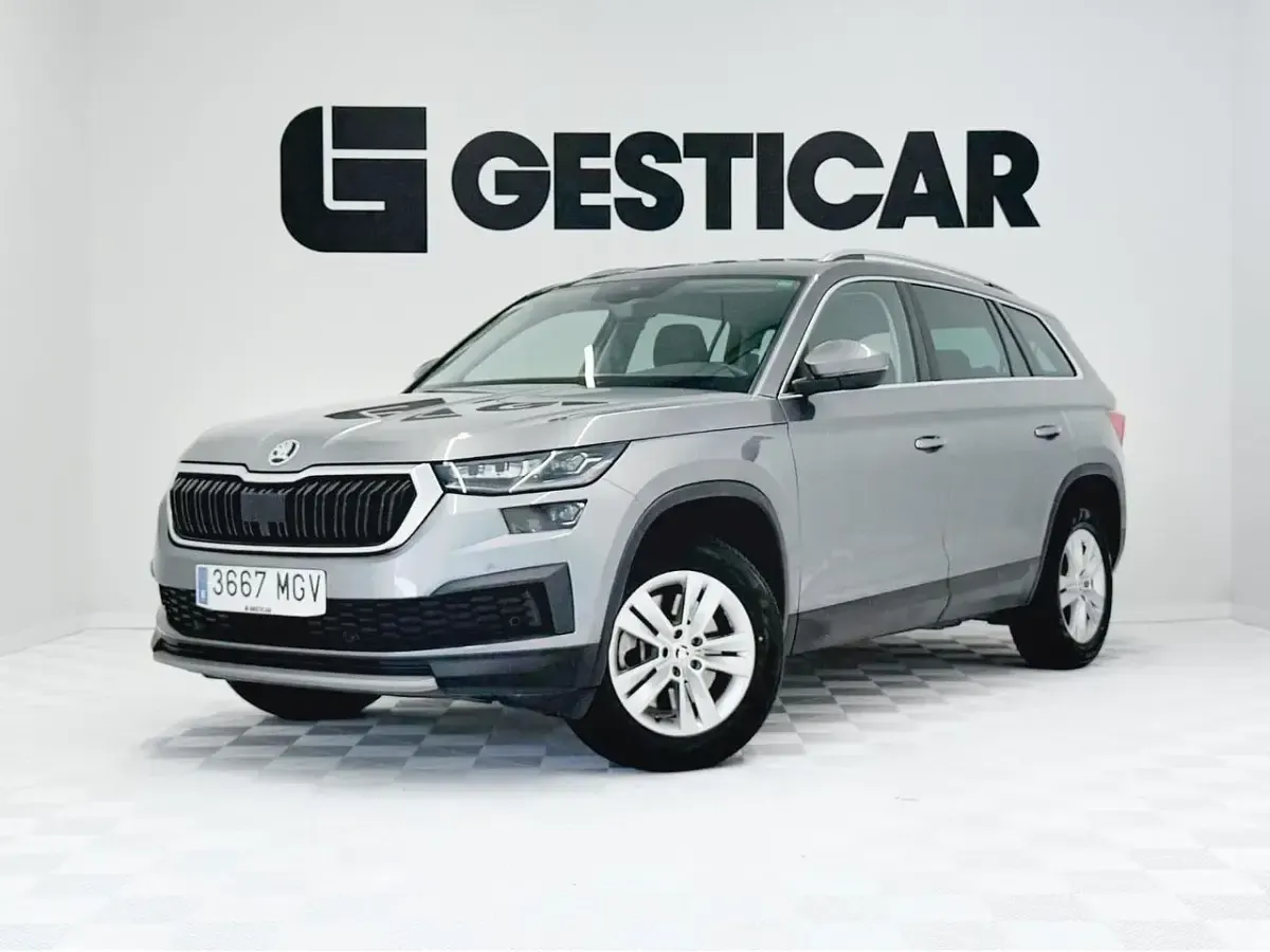 Usado Skoda Kodiaq Ambition 150 CV (110 kW) 2023 Gris SUV