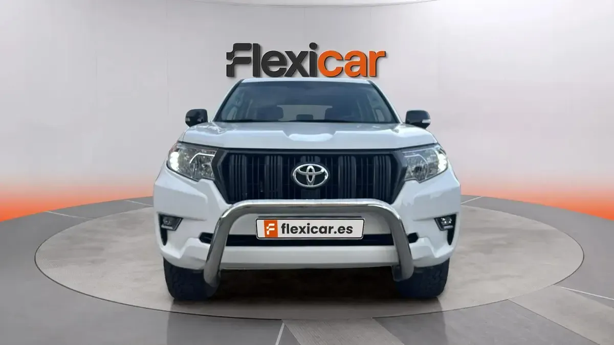 Käytetty Toyota Land Cruiser 204 HP (150 kW) 2020 Valkoinen Katumaasturi