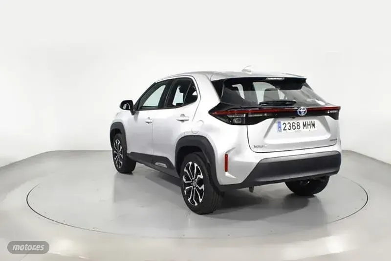 Usado Toyota Yaris Cross Active 116 CV (85 kW) 2023 Gris SUV