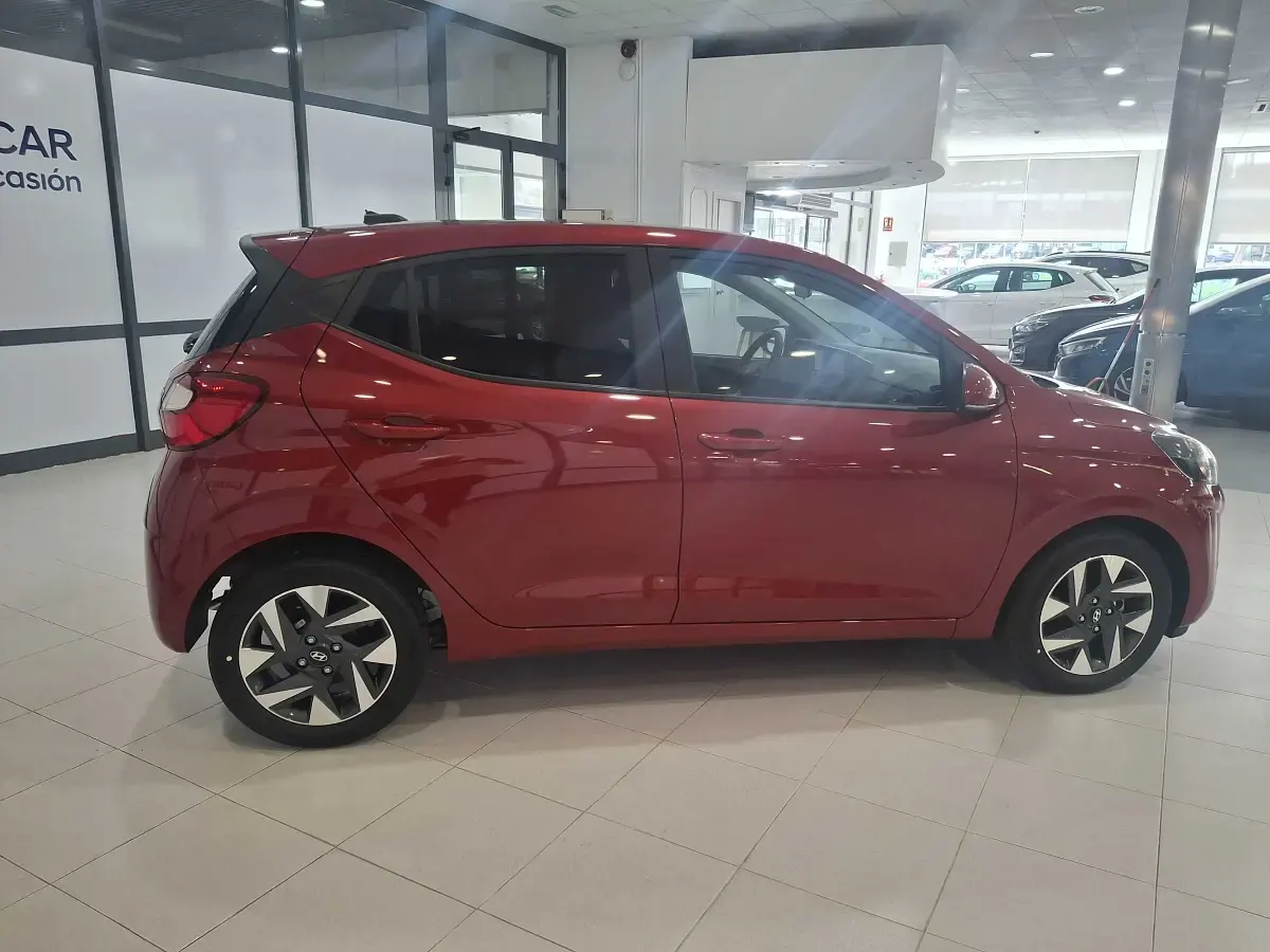 Nuevo Hyundai i10 67 CV (49 kW) 2025 Granate Utilitario