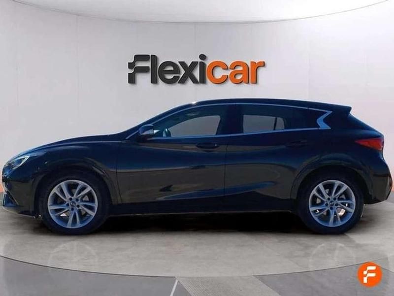 Usado Infiniti Q30 Premium 156 CV (114 kW) 2019 Negro Utilitario