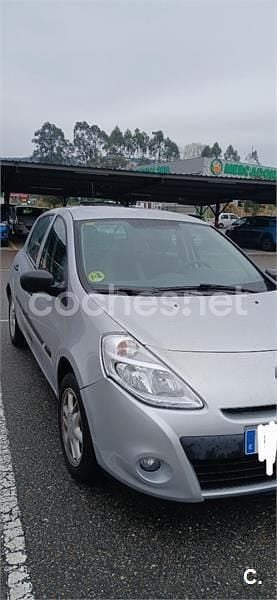 Usado Renault Clio IV Authentique 75 CV (55 kW) 2012 Gris / plata Berlina