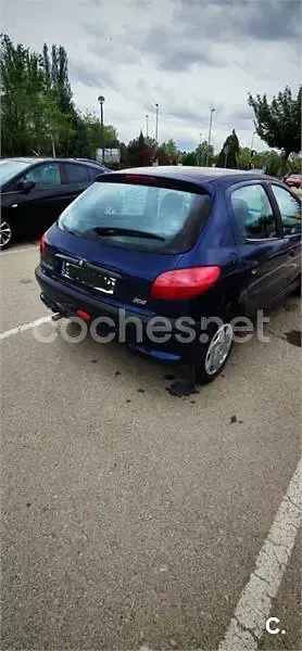 Usado Peugeot 206 75 CV (55 kW) 2001 Azul Berlina