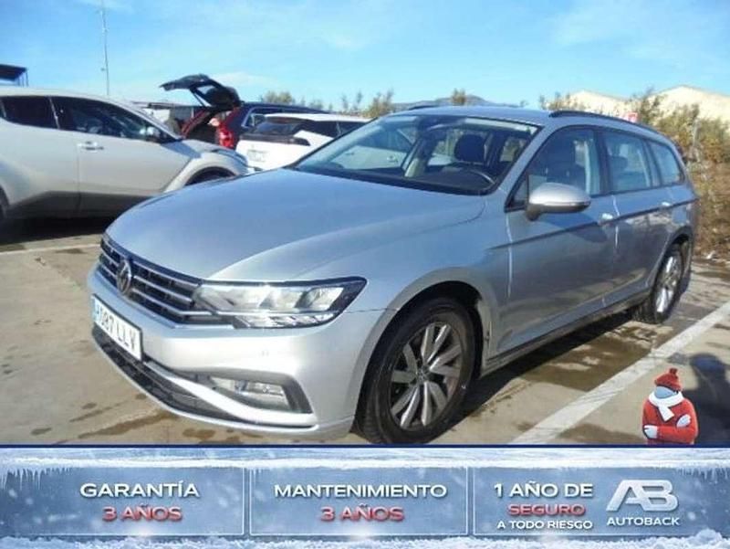 Usado VW Passat Business 122 CV (89 kW) 2021 Gris Familiar