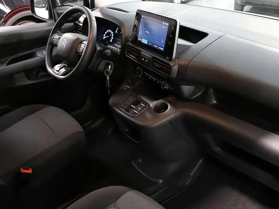 Usado Citroën Berlingo 100 kW (136 CV) 2023 Blanco Monovolumen