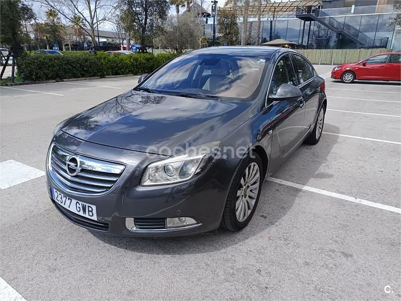 Gris / plata Usado 2010 Opel Insignia Sport Berlina | 4600 € (Precio justo) - Imagen 1/4