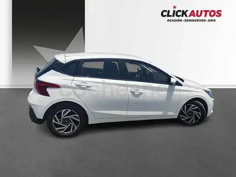 Usado Hyundai i20 79 CV (58 kW) 2025 Blanco Utilitario