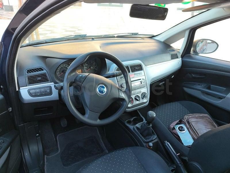 Używany Fiat Punto Dynamic 70 KM (51 kW) 2006 Czarny Hatchback