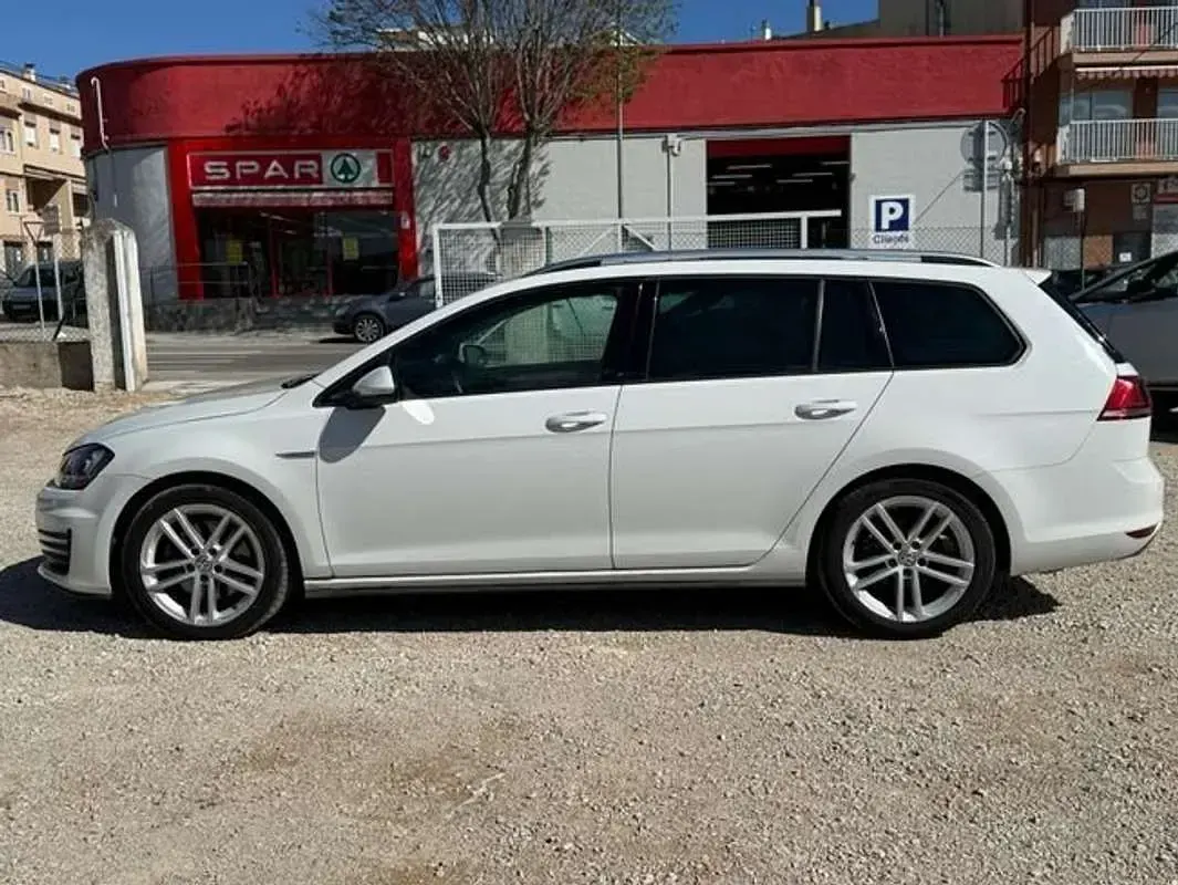 Usado VW Golf VII GTD 184 CV (135 kW) 2015 Blanco Familiar