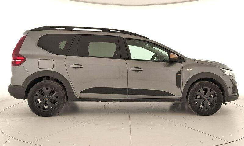 Usado Dacia Jogger Extreme 91 CV (66 kW) 2025 Gris Monovolumen