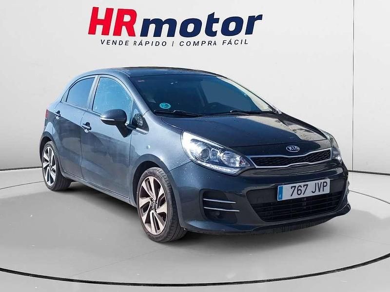 Gris Usado 2016 Kia Rio Utilitario | 9290 € (Un poco caro) - Imagen 1/4