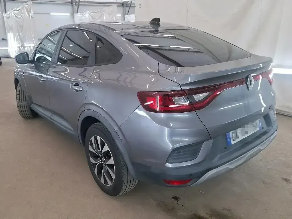 Usado Renault Arkana Intens 145 CV (106 kW) 2022 Gris SUV