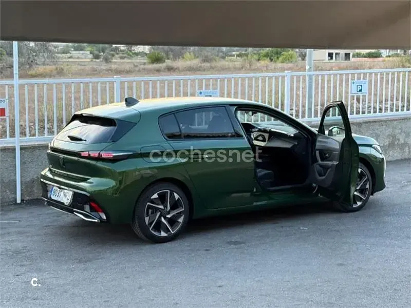 Usado Peugeot 308 Active 130 CV (95 kW) 2024 Verde Berlina