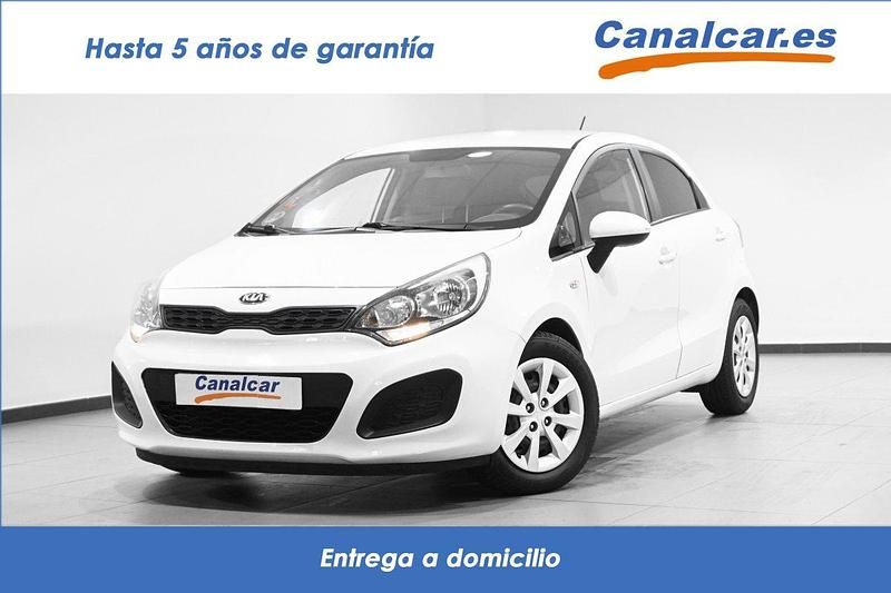 Blanco Usado 2014 Kia Rio | 7925 € (Un poco caro) - Imagen 1/4