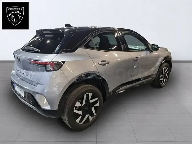 Usado Opel Mokka 136 CV (100 kW) 2025 Gris / plata SUV