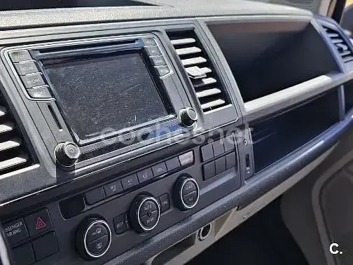 Usado VW Caravelle 150 CV (110 kW) 2018 Negro Van